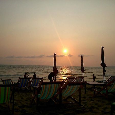 Jomtien Sunset Guesthouse エクステリア 写真