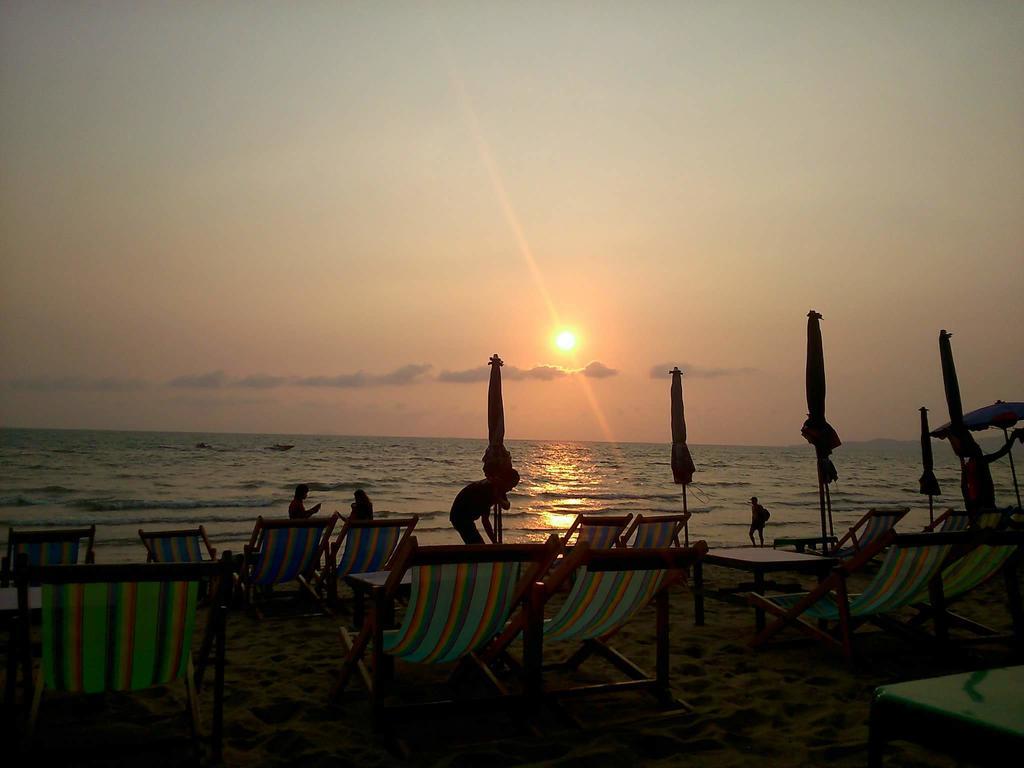 Jomtien Sunset Guesthouse エクステリア 写真